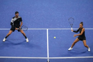 US Open Day 2: Alcaraz's Buzz Cut Divides Opinion, Venus Inspires at 45, and Kvitova & Garcia Say Farewell