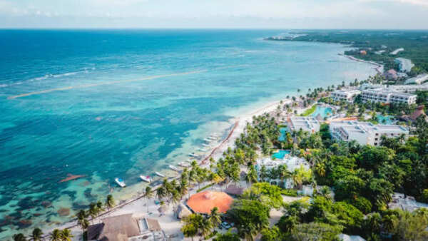 Turquoise waters of Cancun, Mexico