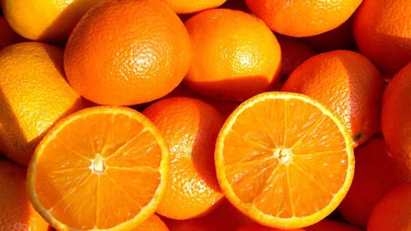 Vitamin C rich oranges for eye health