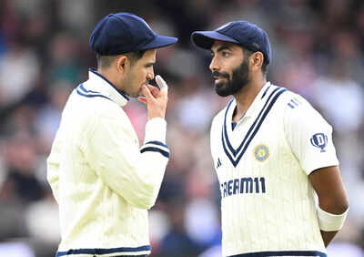 Gill and Bumrah discuss strategy on the field